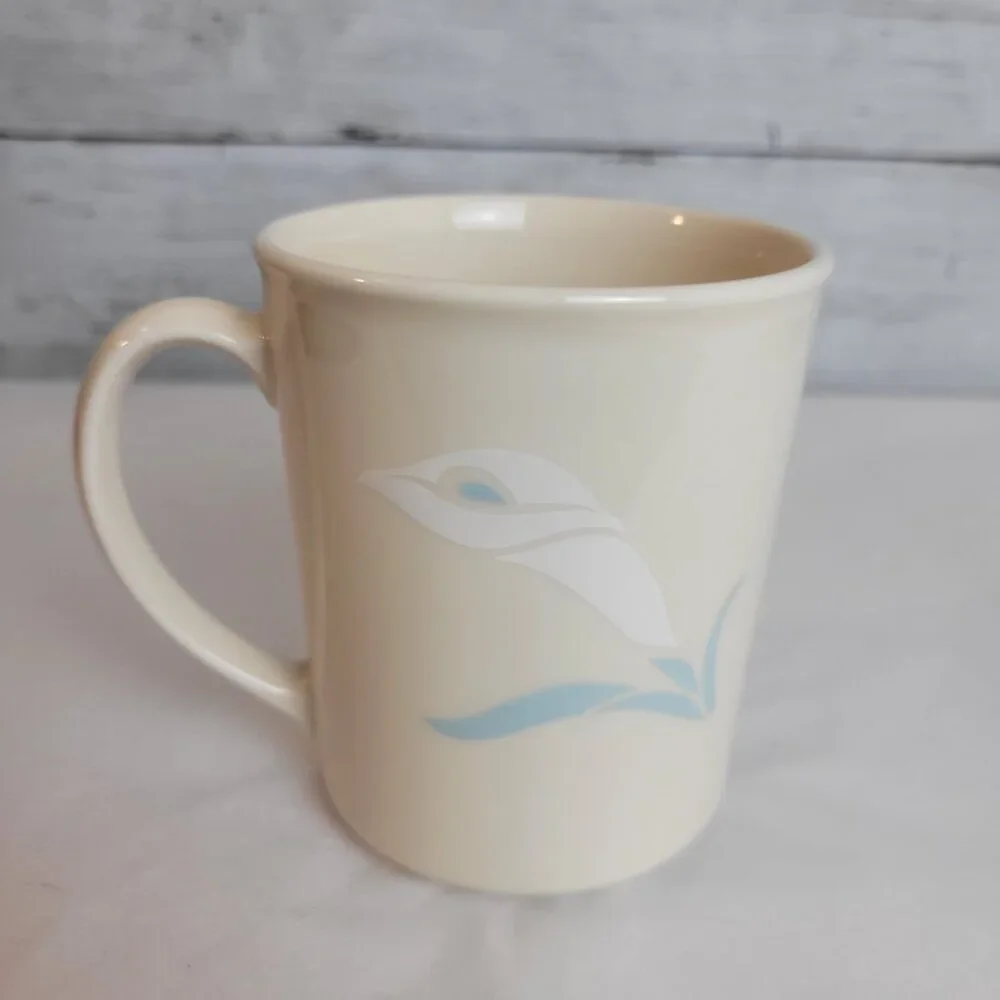 Vintage Corning Romance Mug cream Pattern White calla lily Flower tea Cup USA 38